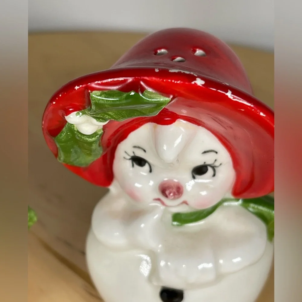 Lefton Vintage RARE/HTF snowman‎ and woman salt & pepper shaker pair MCM ceramic